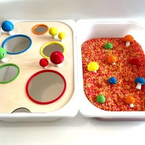 Speeldeksel gekleurde gaten