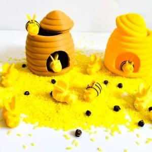 Bijenkorven met bijtjes